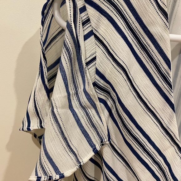 NWT Everly romper, white with navy blue stripes. - Picture 3 of 4